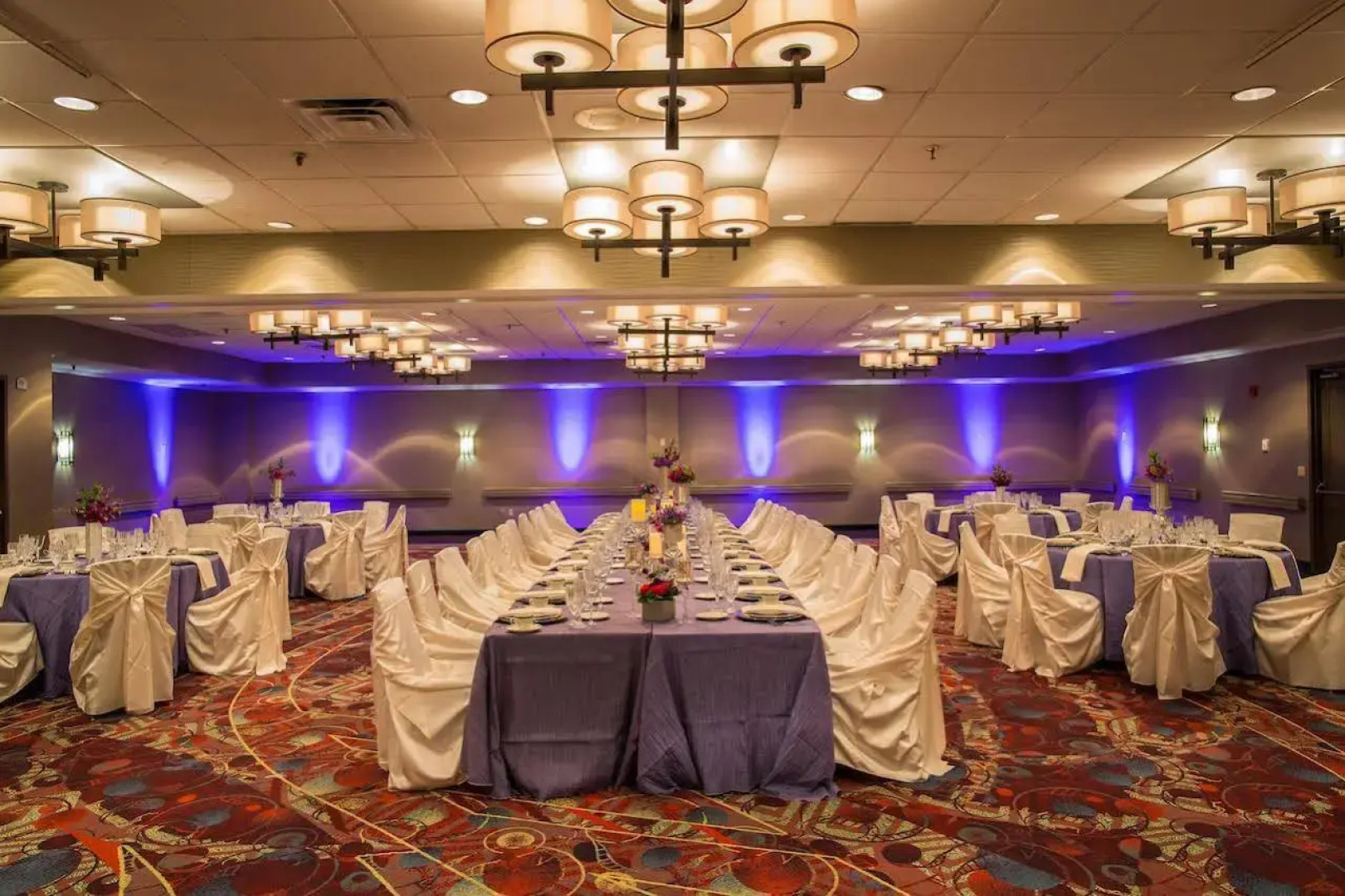 Crowne Plaza Suites MSP Airport - Mall of America by IHG