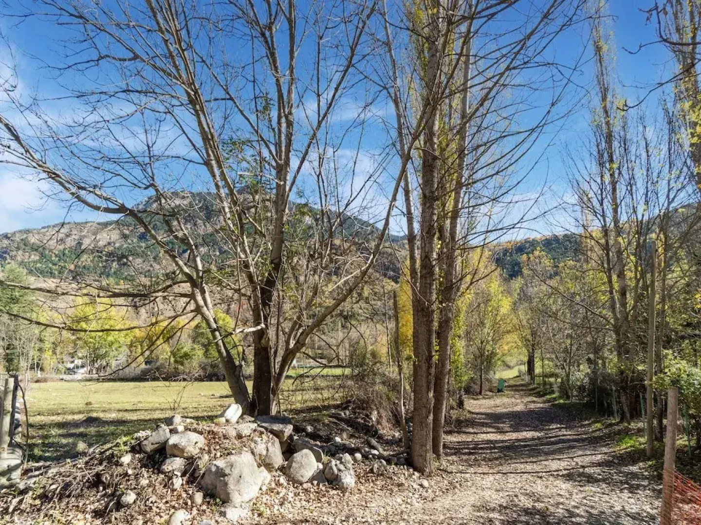 Stone Home in Benasque Near Scenic Lake