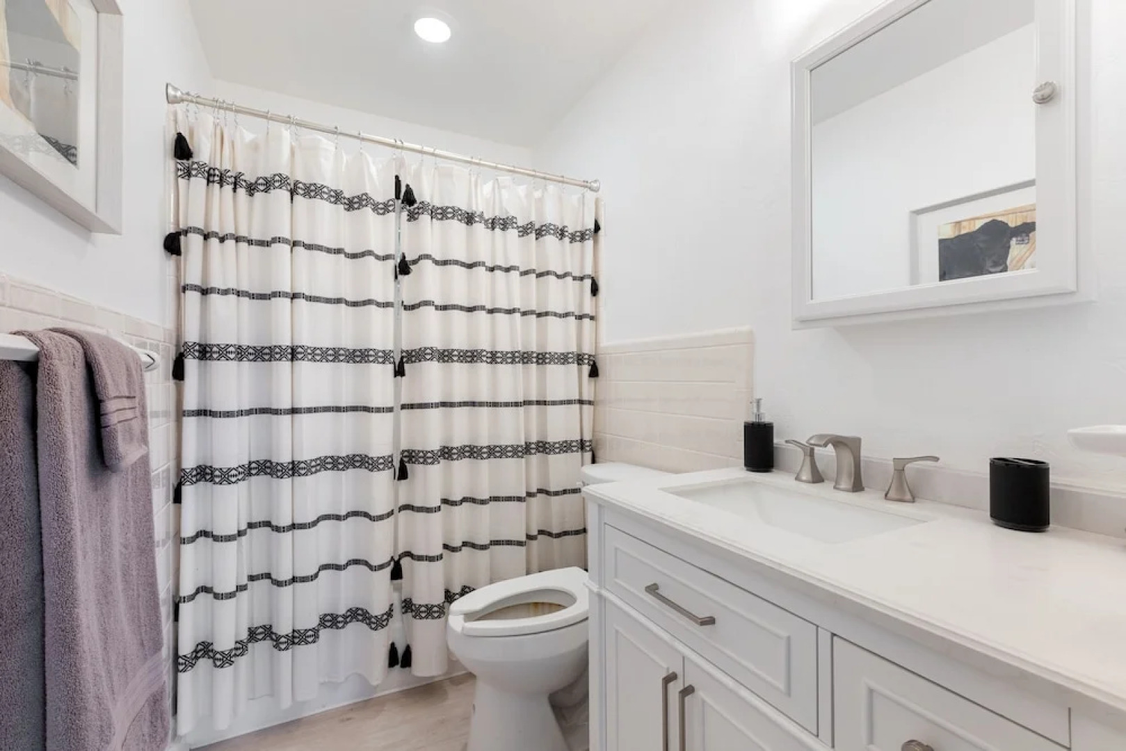 Guadalupe Bluff Farmhouse 3 Bedroom Home by RedAwning