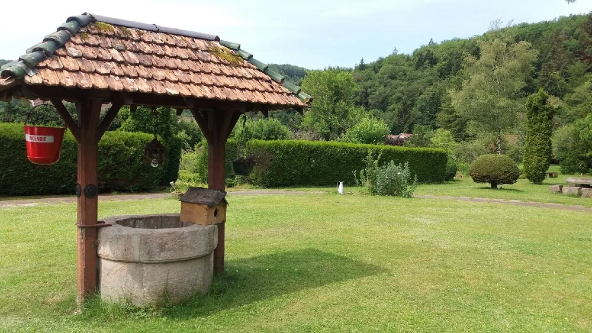 Au Pied Des Milles Étangs