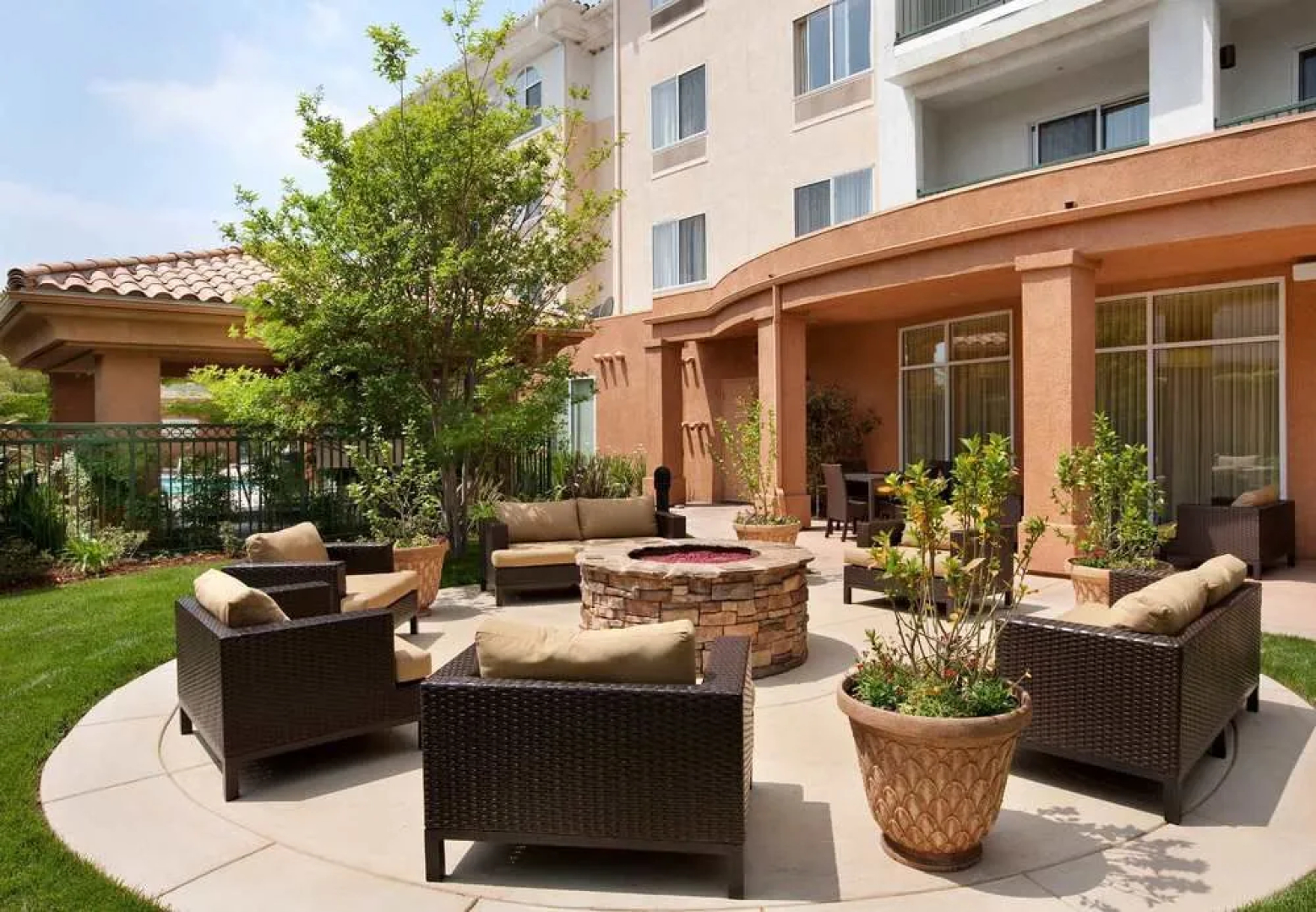 Courtyard Ventura Simi Valley