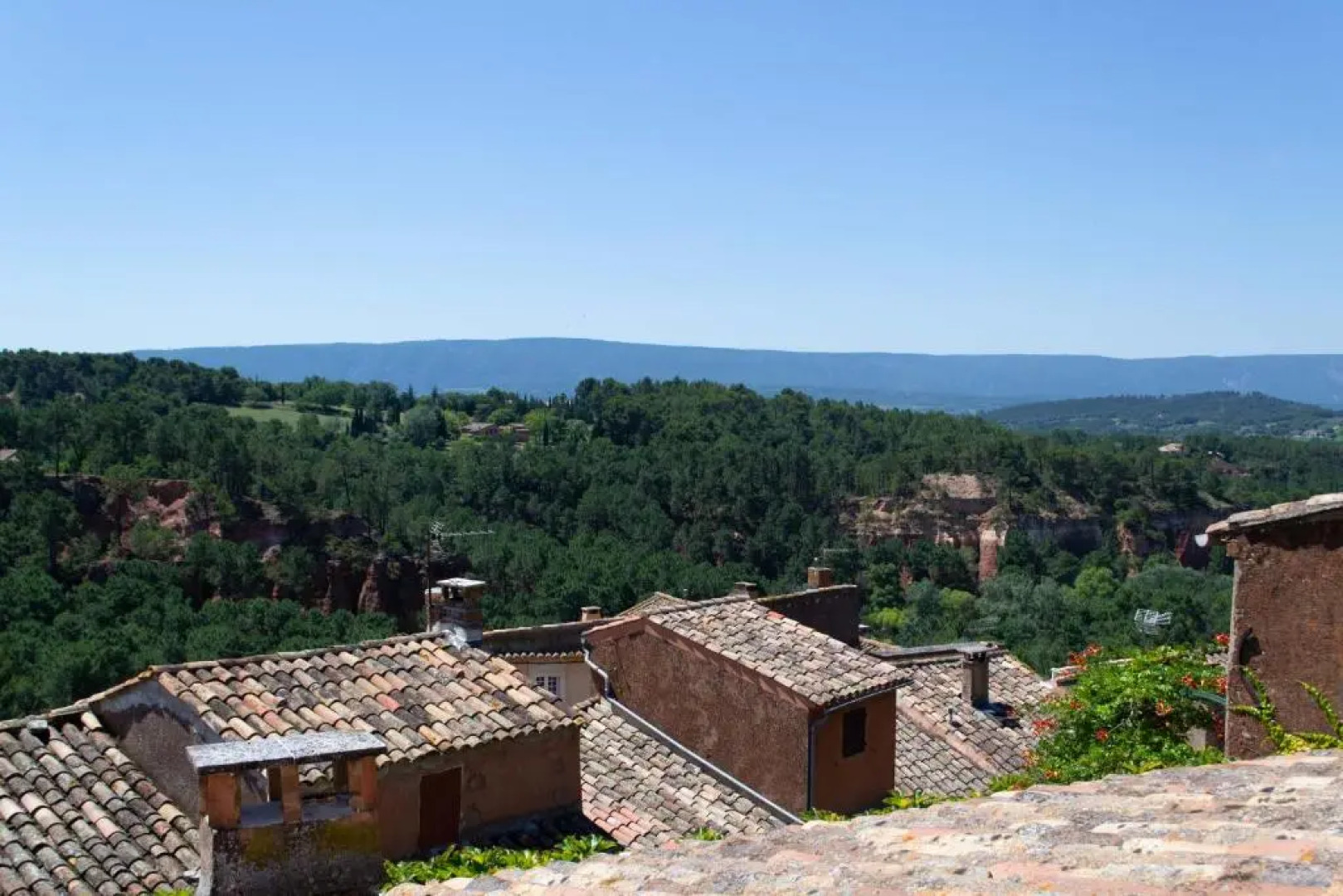 Appartement type loft dans le centre de Roussillon