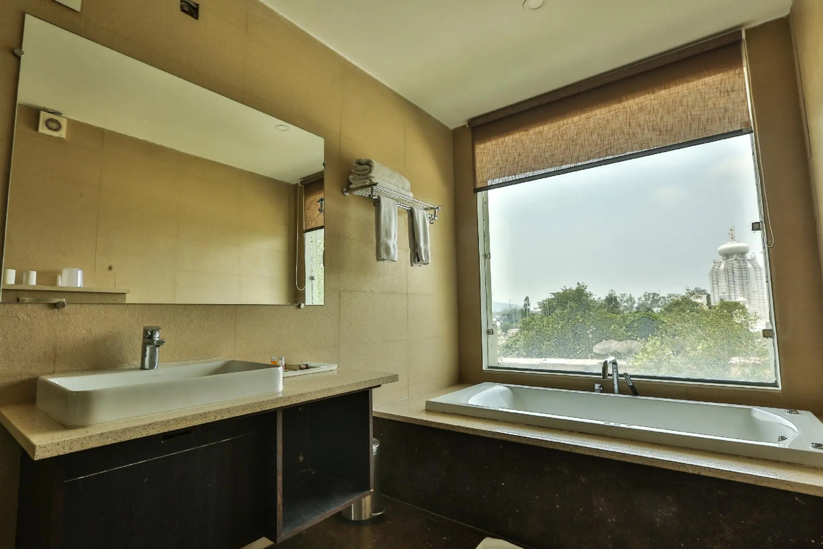 Hotel Vasundhara Palace Rishikesh