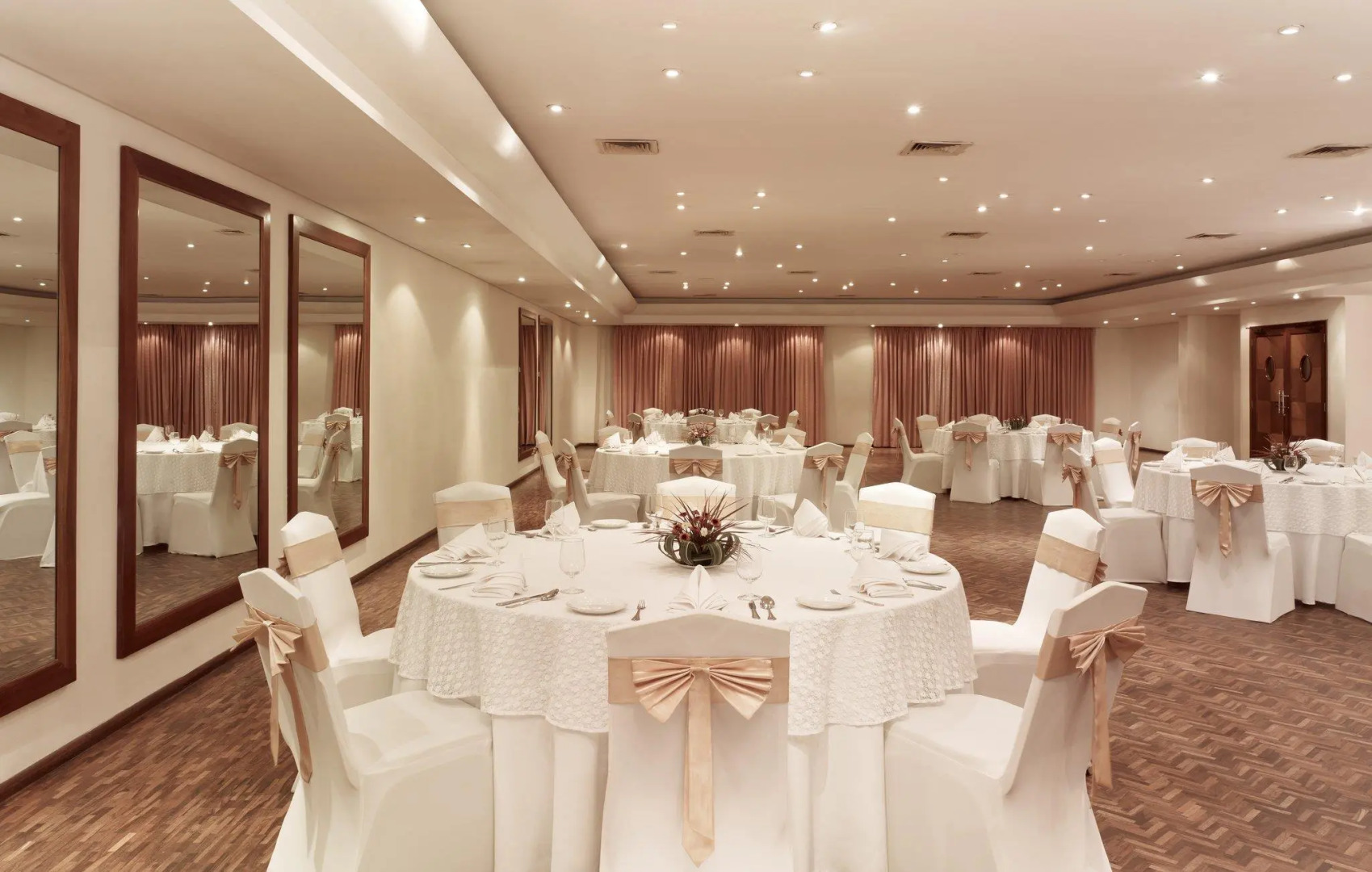 Vivanta Colombo, Airport Garden