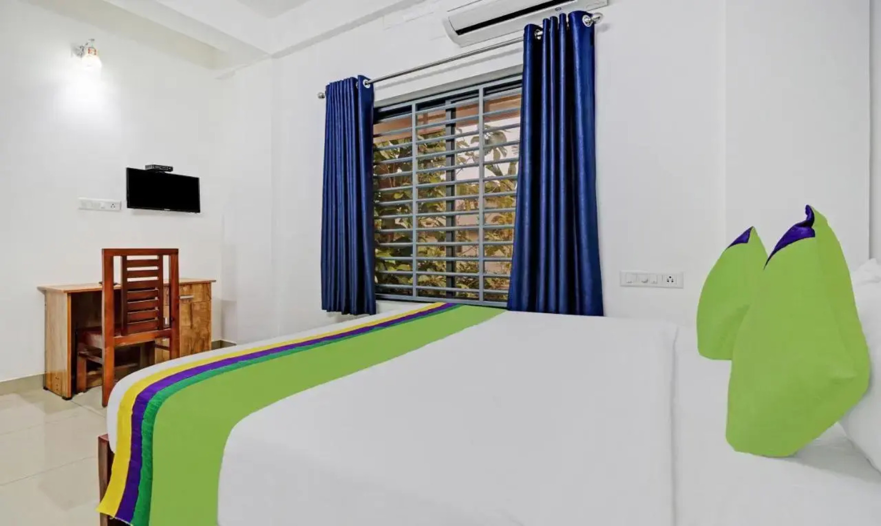 Treebo Nirupama, 750m from Aluva Railway station