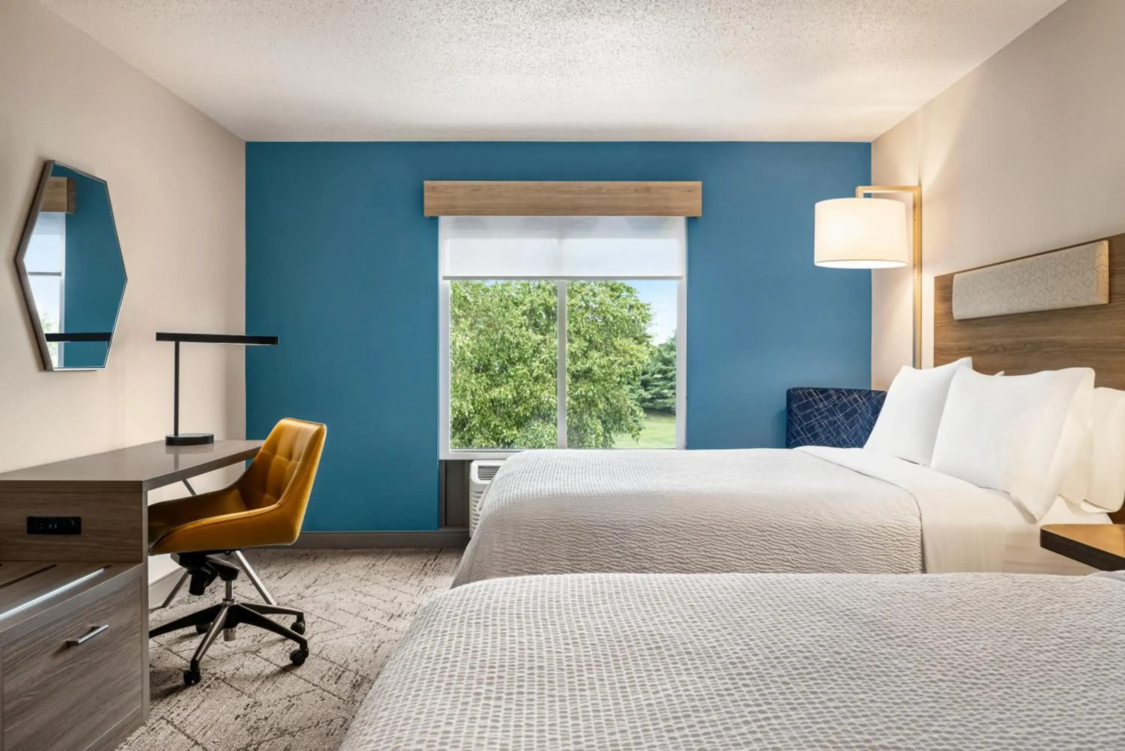 Holiday Inn Express & Suites Hagerstown by IHG