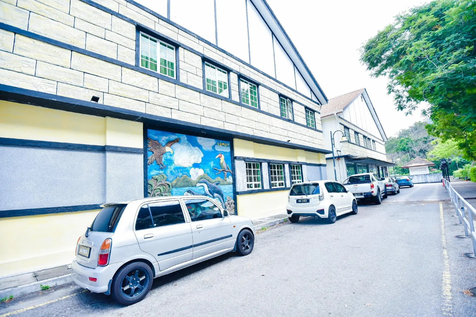 Lumut Suites