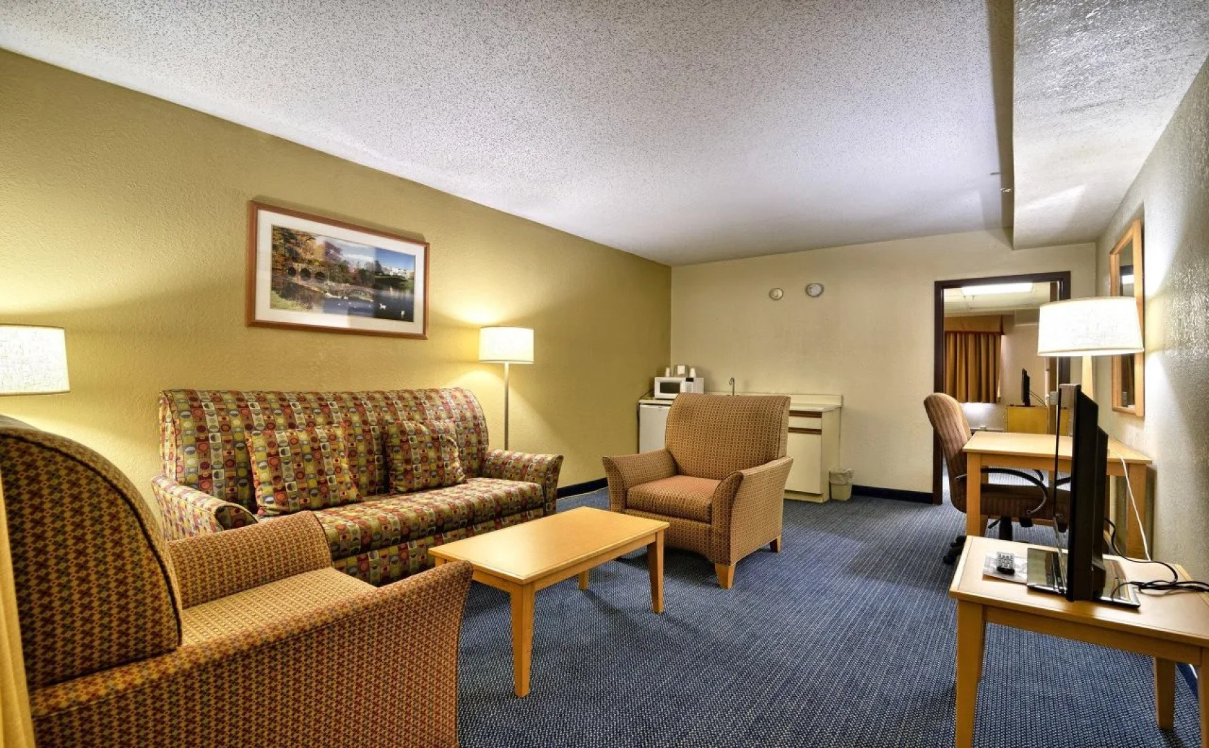 Katahdin Inn & Suites