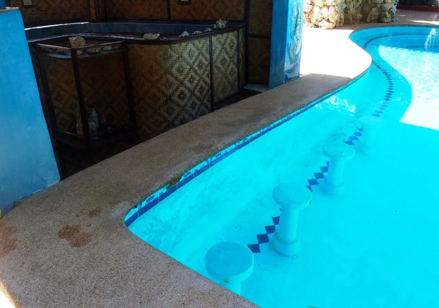 Coco White Beach Resort