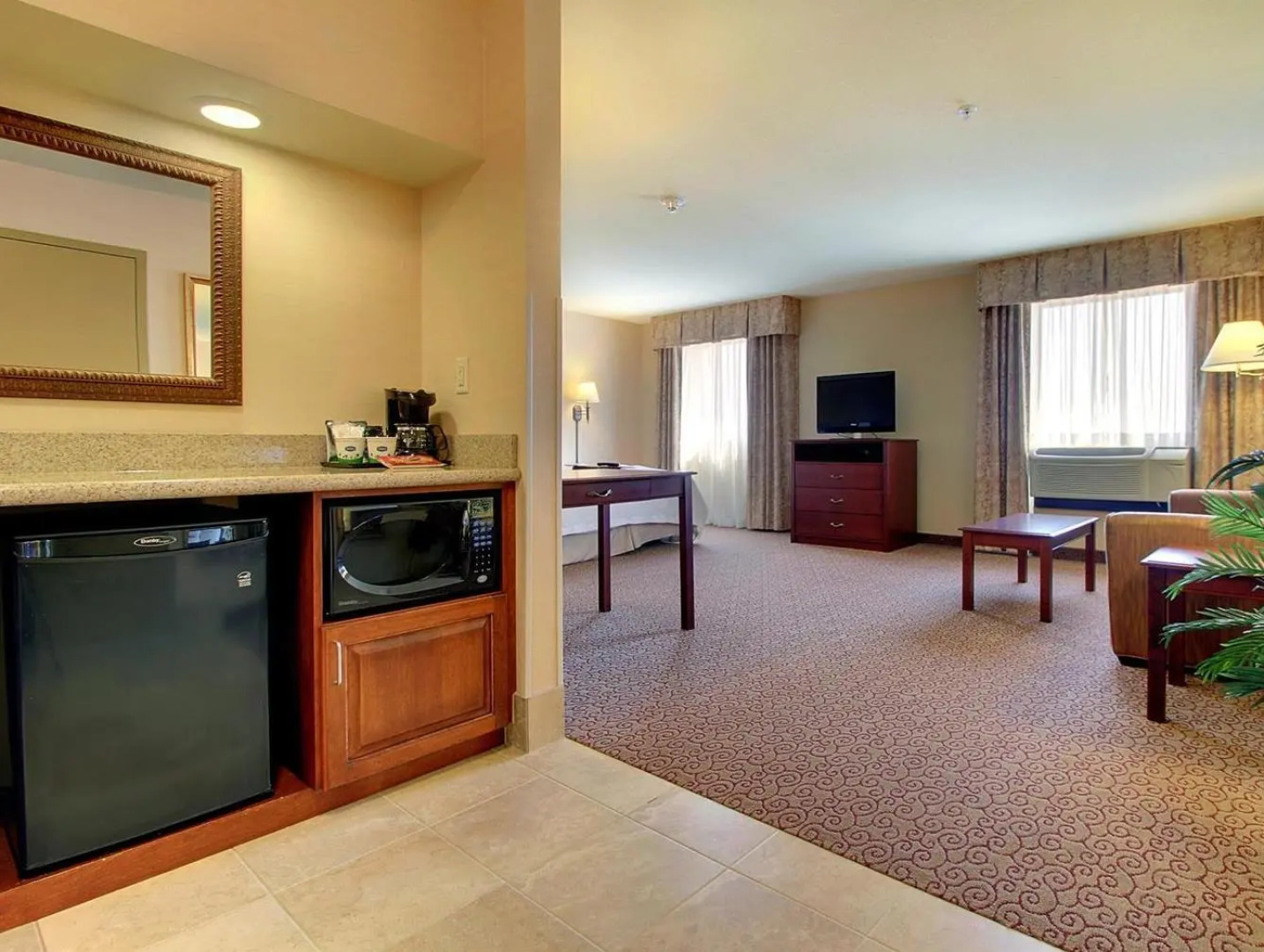 Hampton Inn & Suites West Bend
