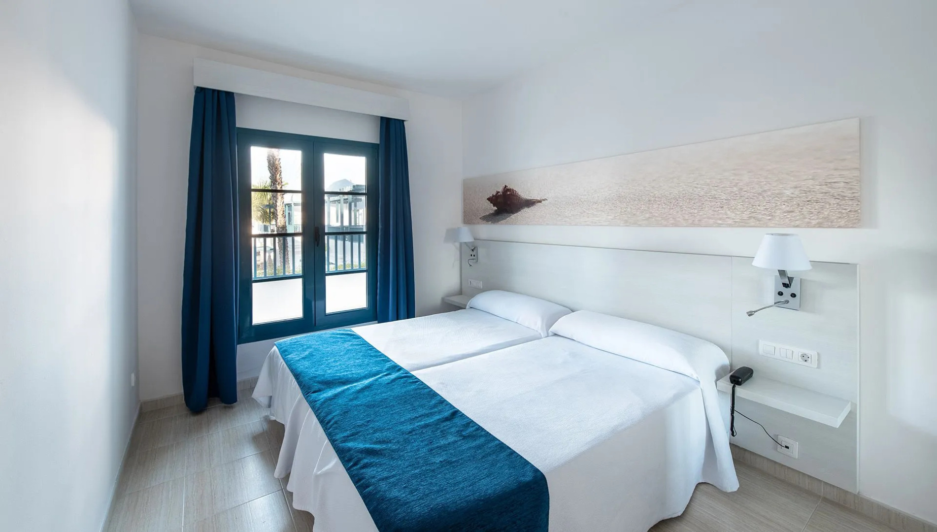 Отель THB Tropical Island Aparthotel