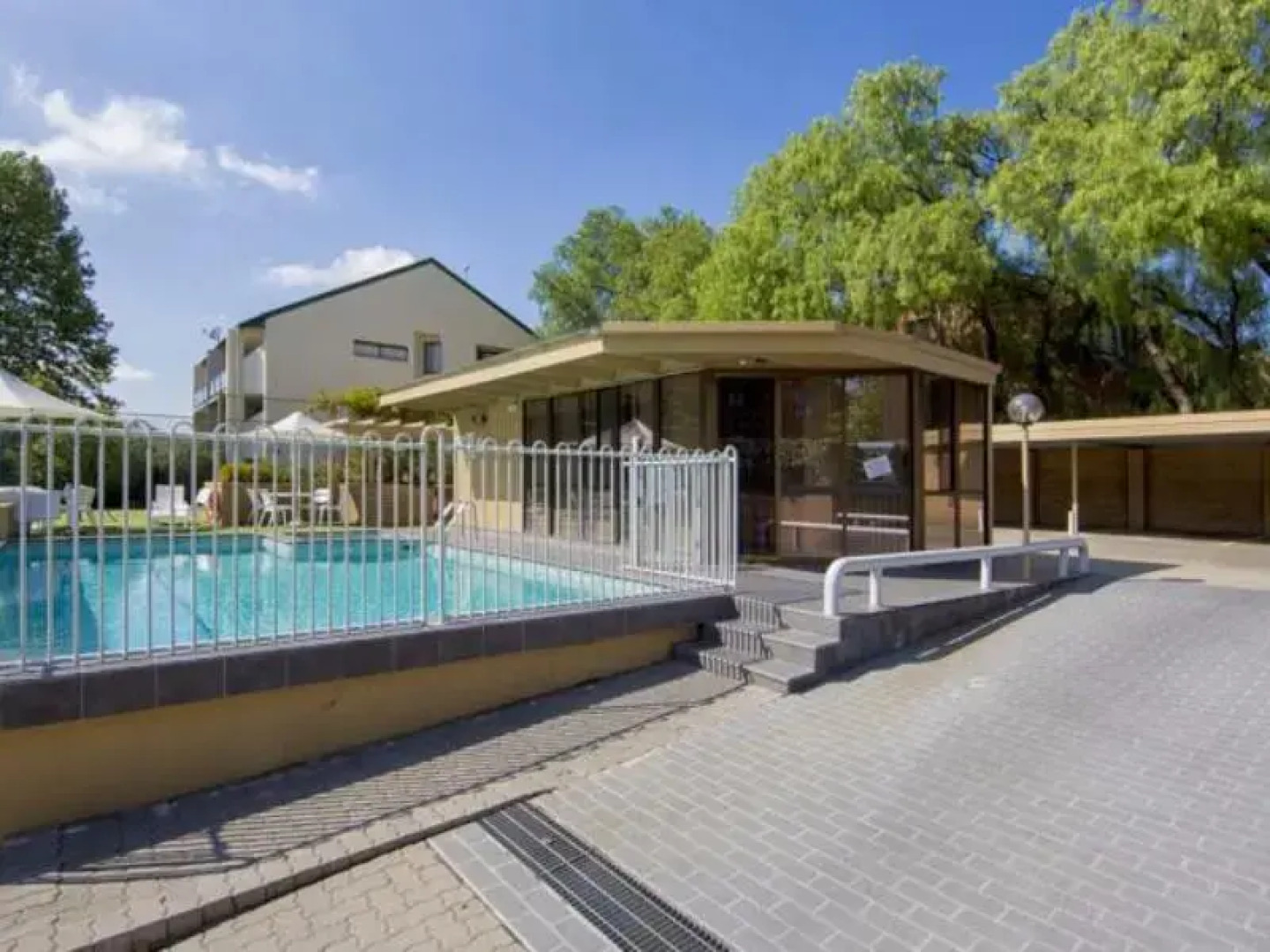 Kingston Court Apartments