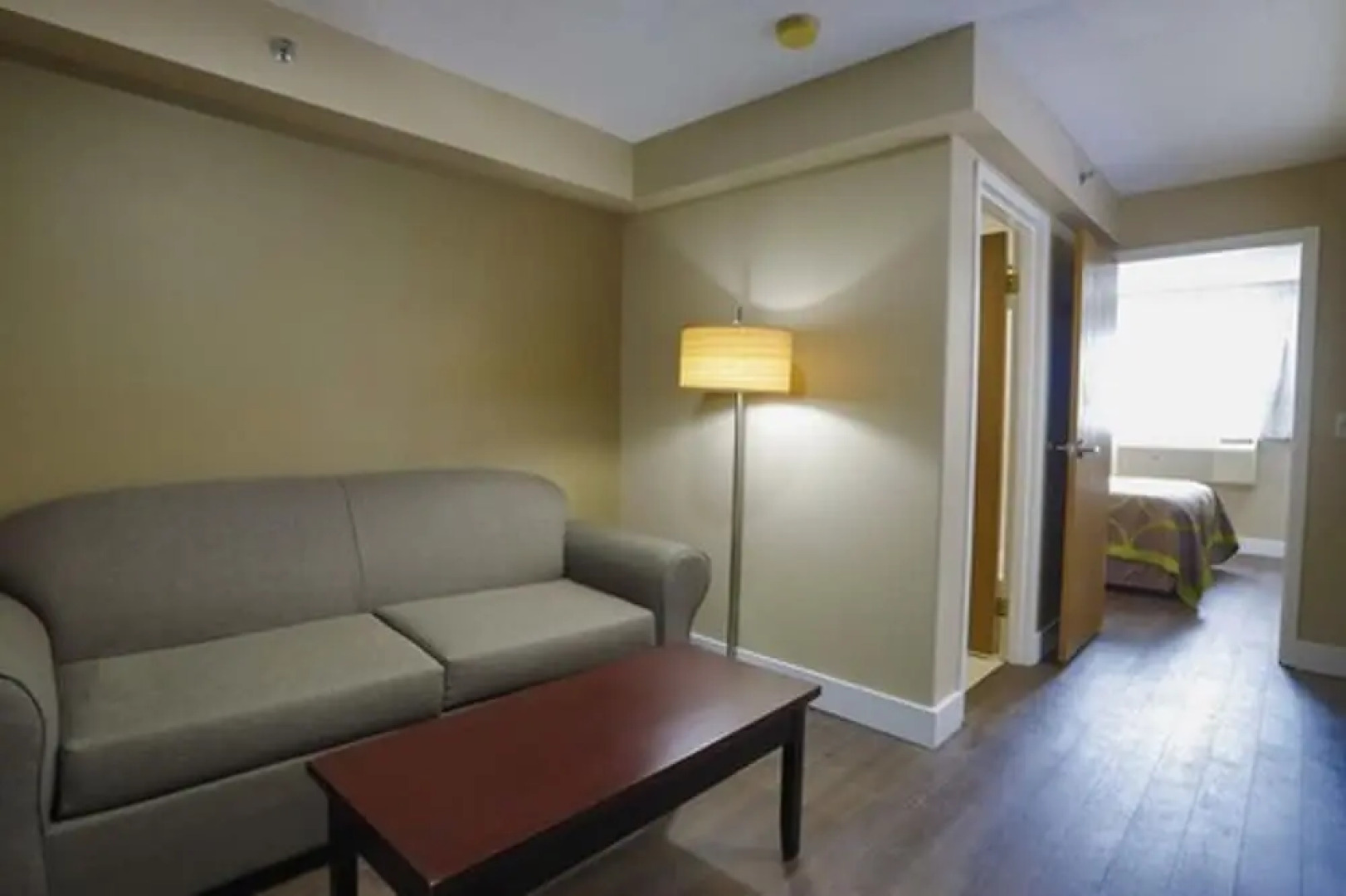 Super 8 Ajax/Toronto On