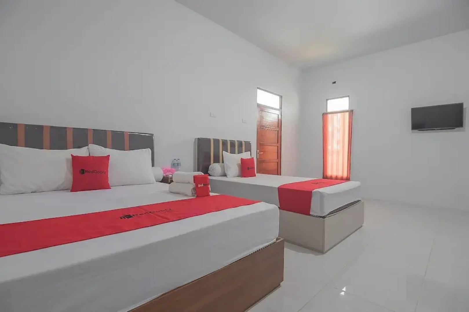 RedDoorz near RS Harapan Bersama