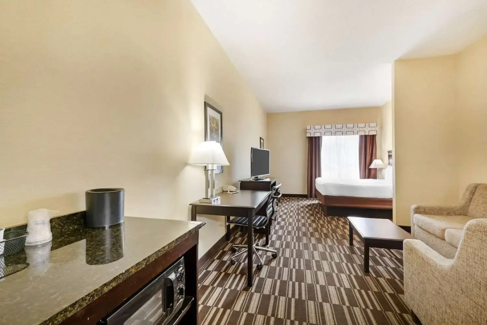 Best Western Plus Victor Inn & Suites