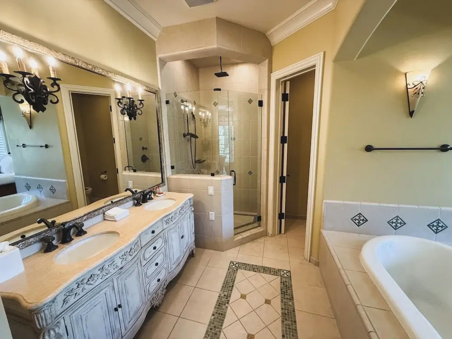 Villa Arden Hills