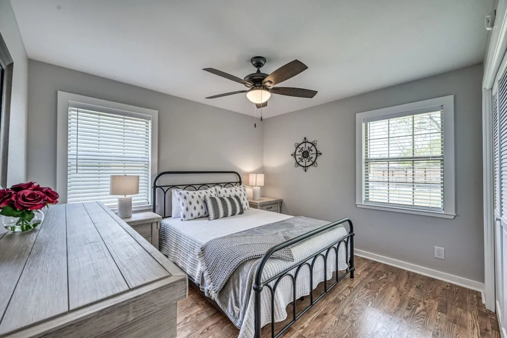 Wow! Exceptional House With Inviting Fire Pit!