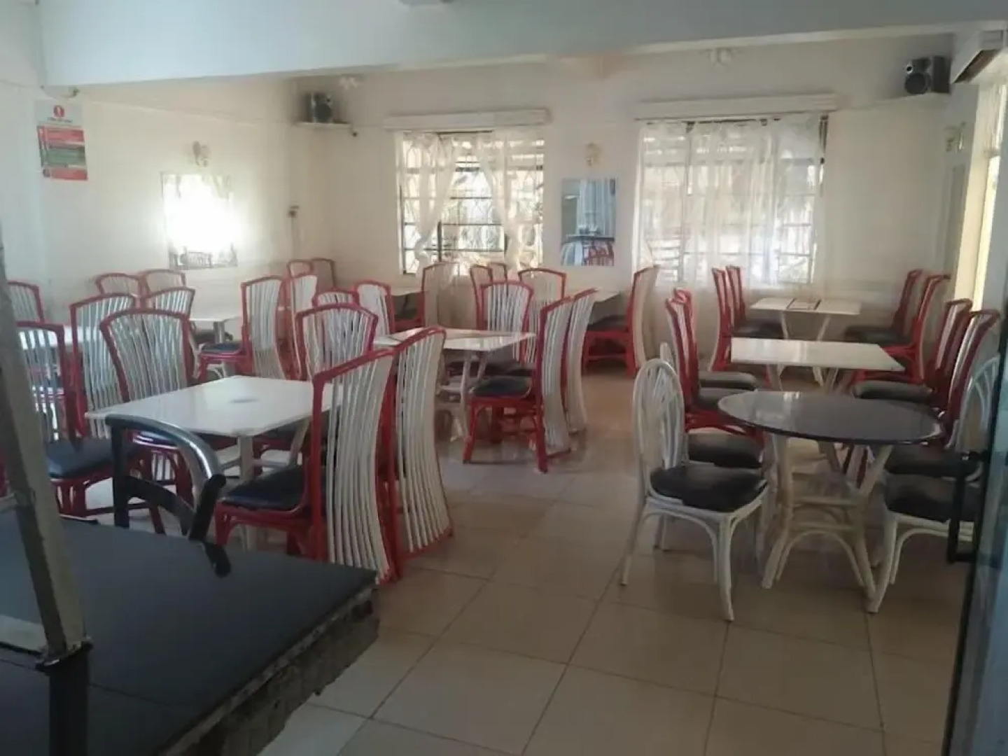 Siaya White Hotel