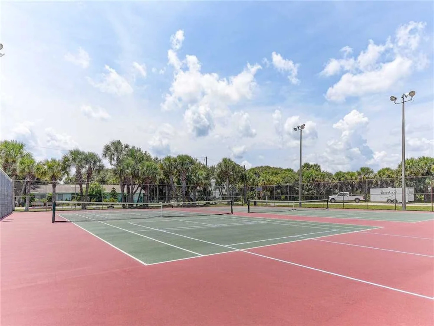 Oasis Beach House, 2 Bedrooms, Sleeps 6, Beach Front, HDTV, WiFi