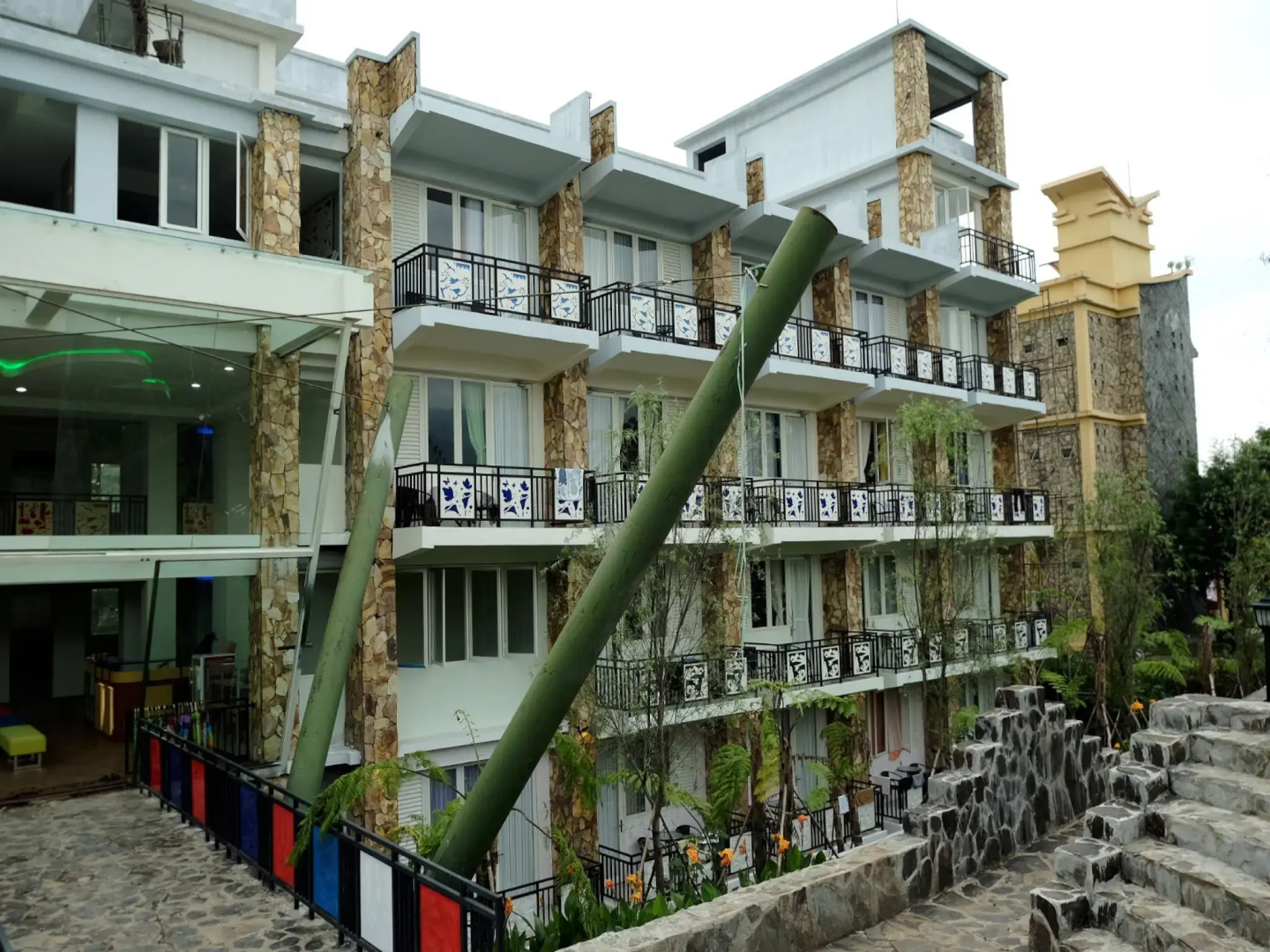 Transformer Center Hotel