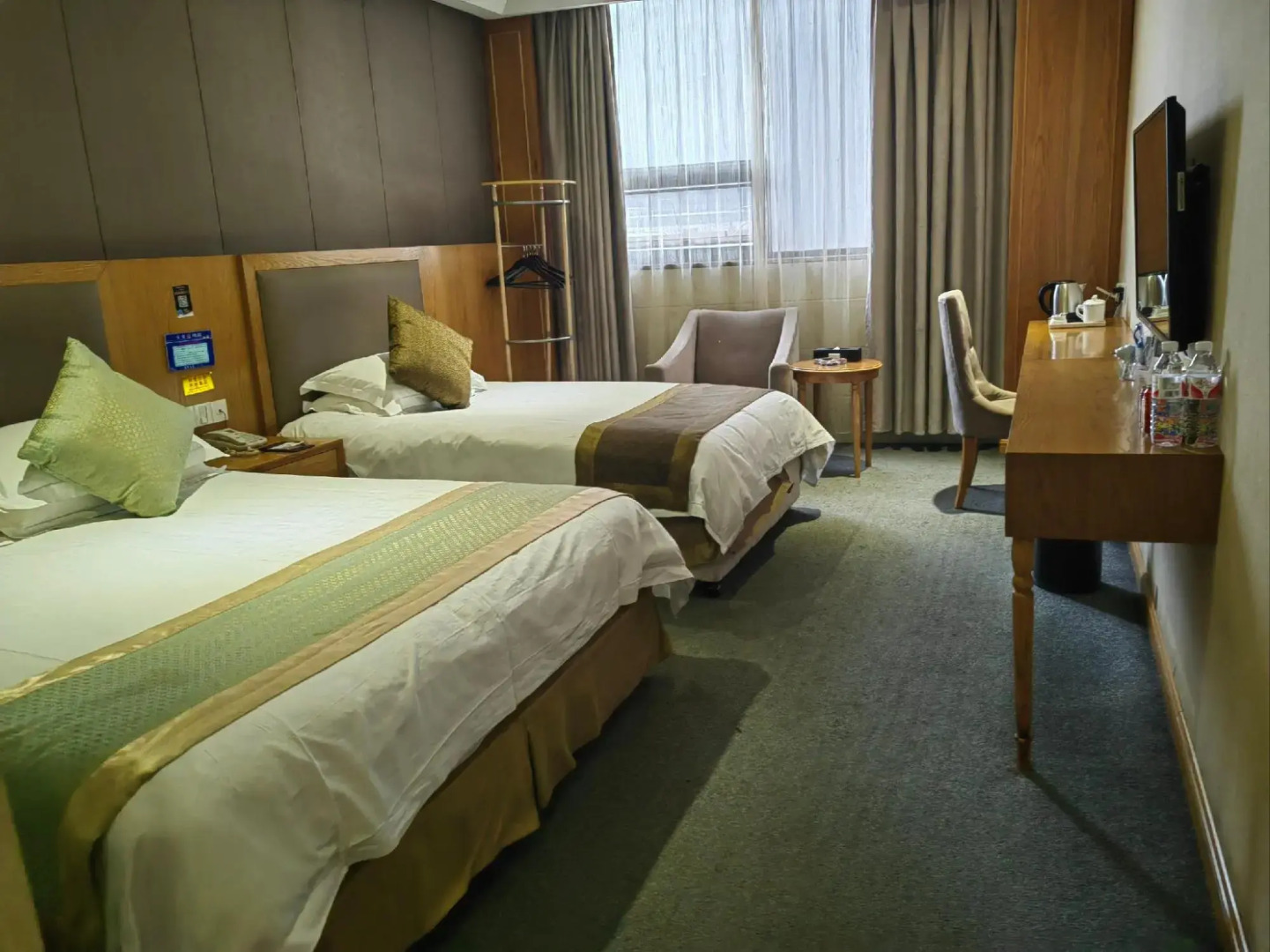 Jingshang Theme Business Hotel