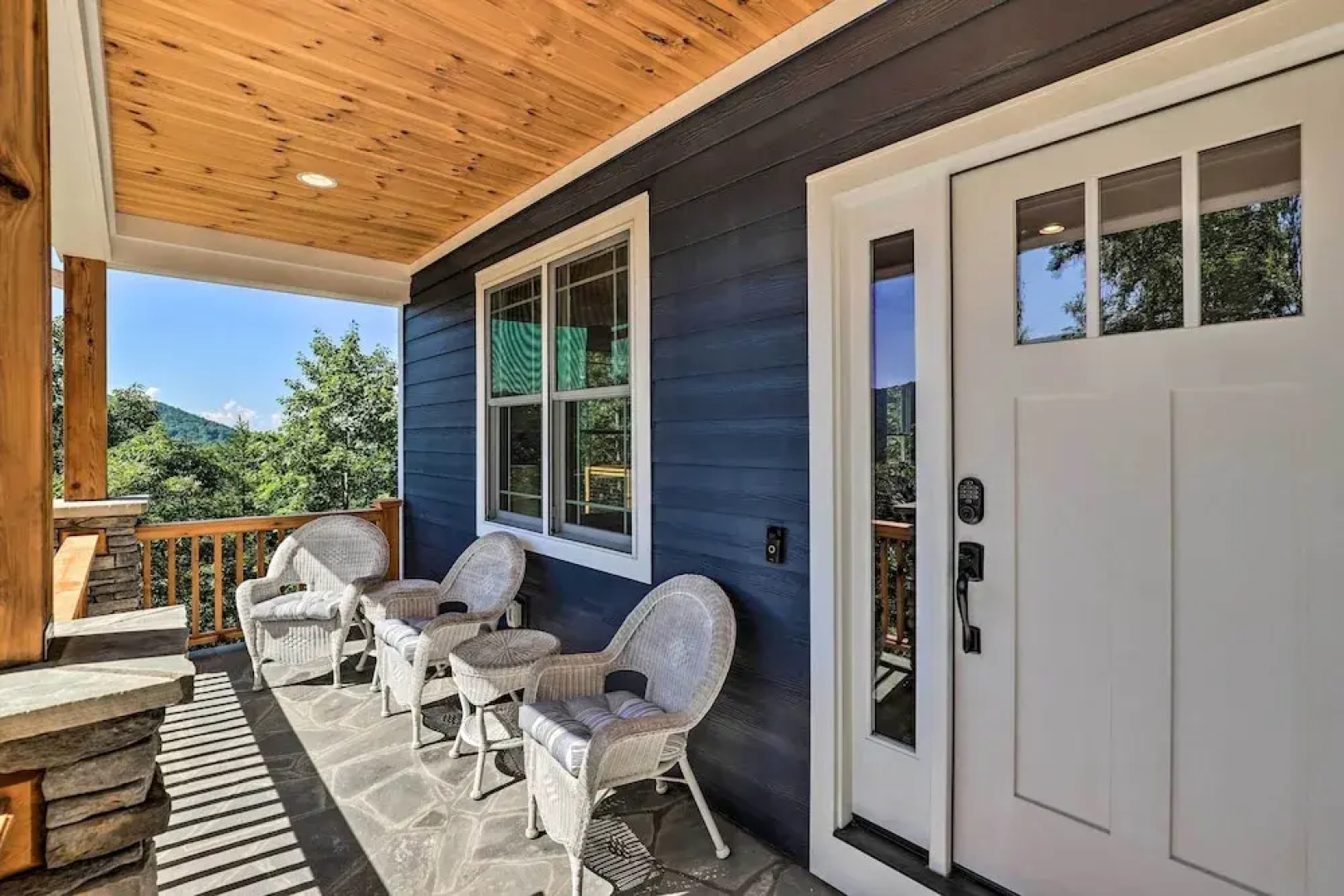 Escape w/ Hot Tub, Mtn Views: 5 Mi to Urban Trail