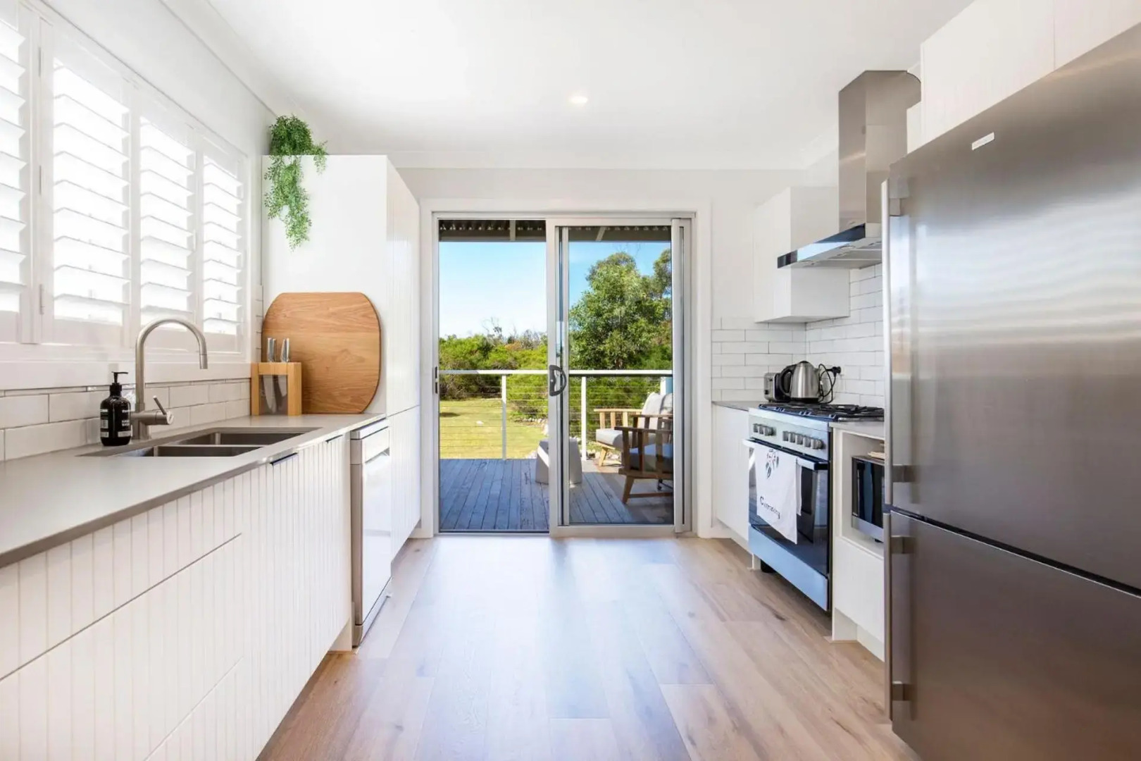 Beach Comber at Currarong - Pet Friendly - 5 Mins Walk to Currarong Rockpools