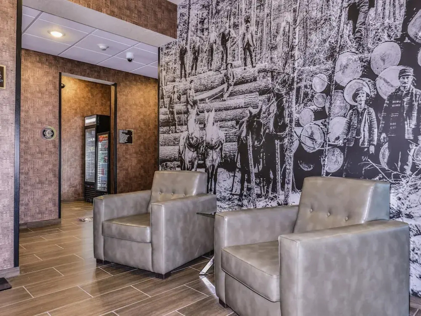 Cobblestone Hotel & Suites - Rhinelander