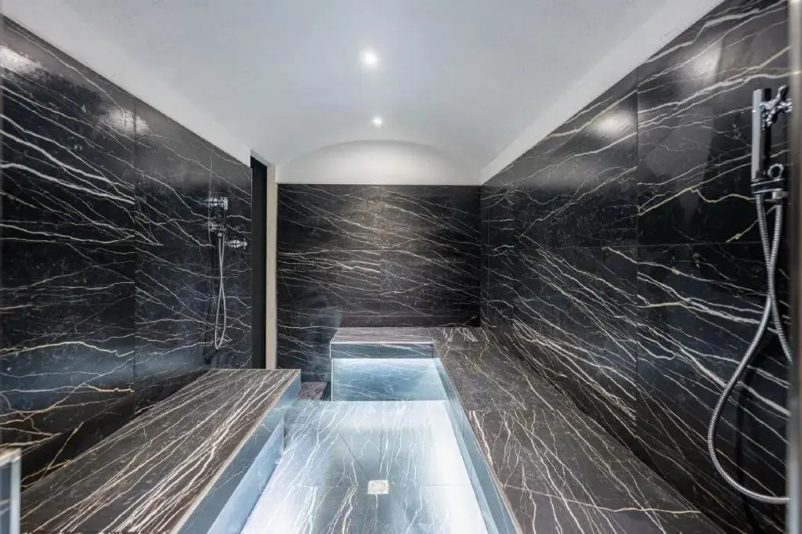 Villa Costanza-Private Seasonal Warm Pool and Sauna- Bellagio Village Residence