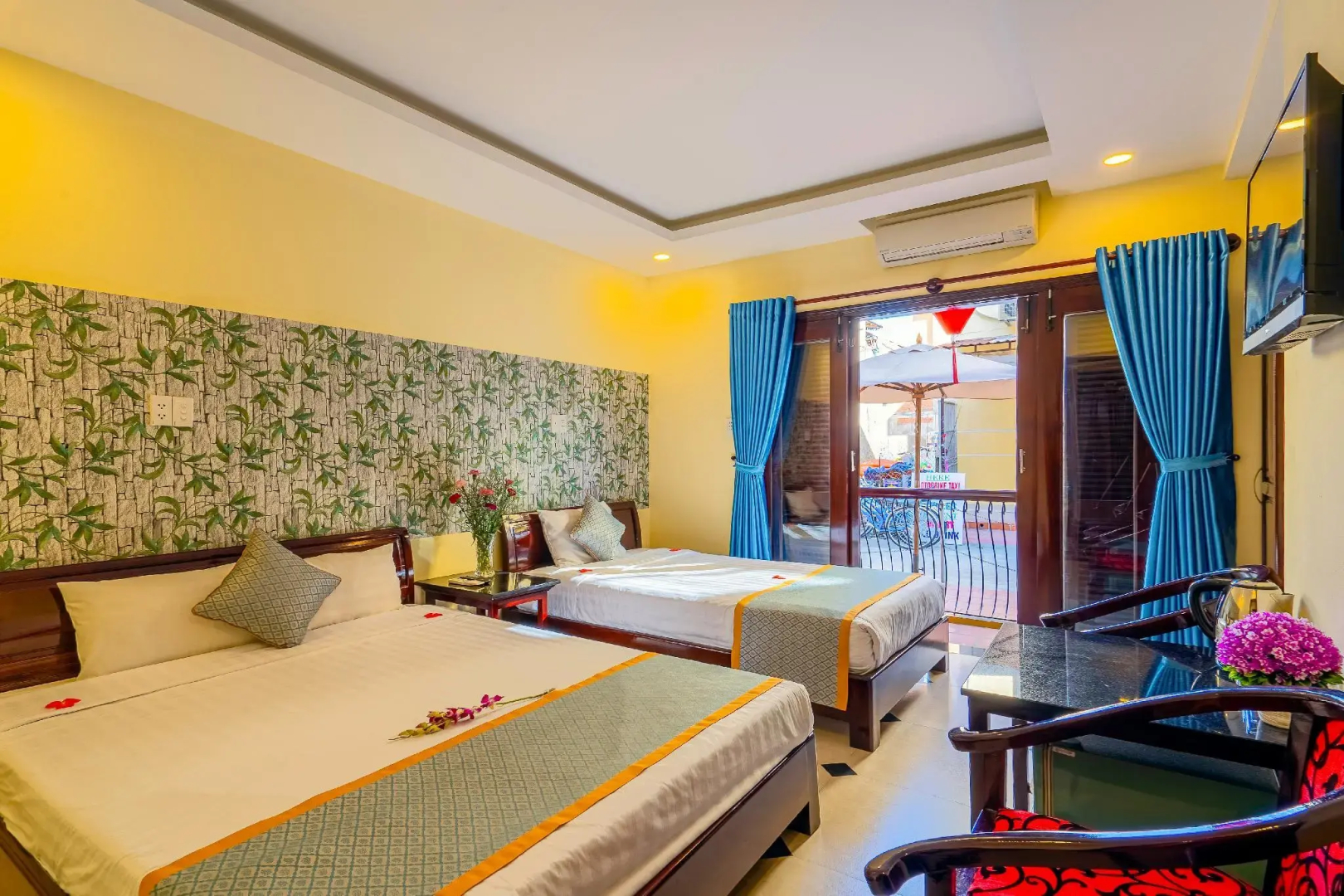 Golden River Hotel