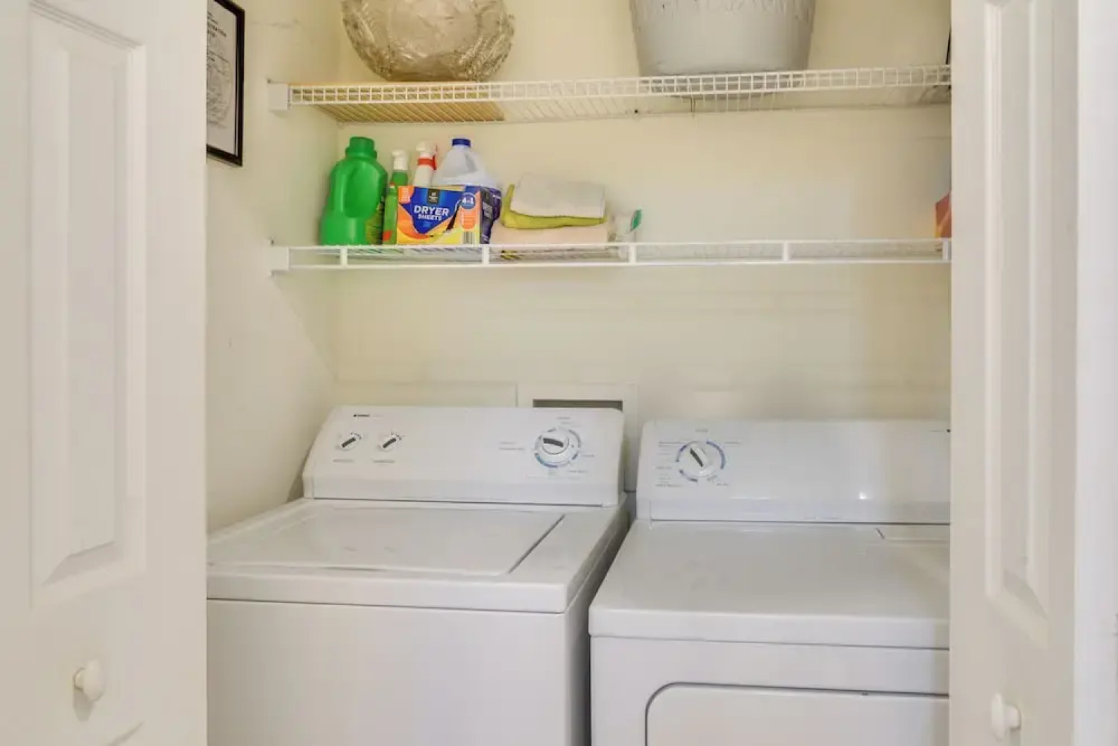 'the Eagles Nest at Alpine' Cabin w/ Fireplace!