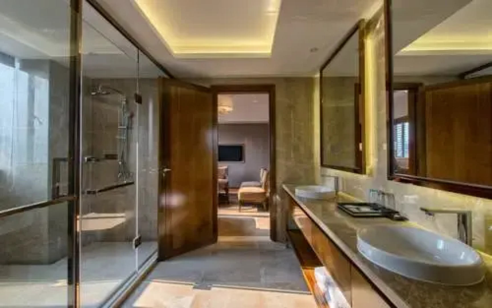 Poerson International Hotel