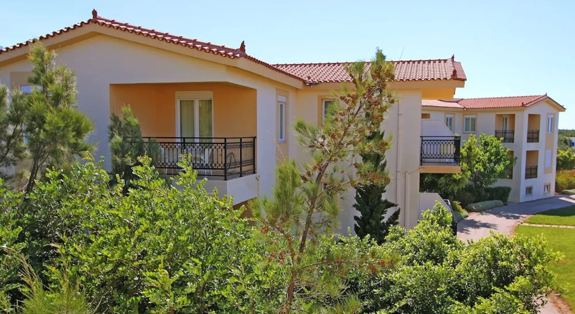 Monachus Monachus Apartments