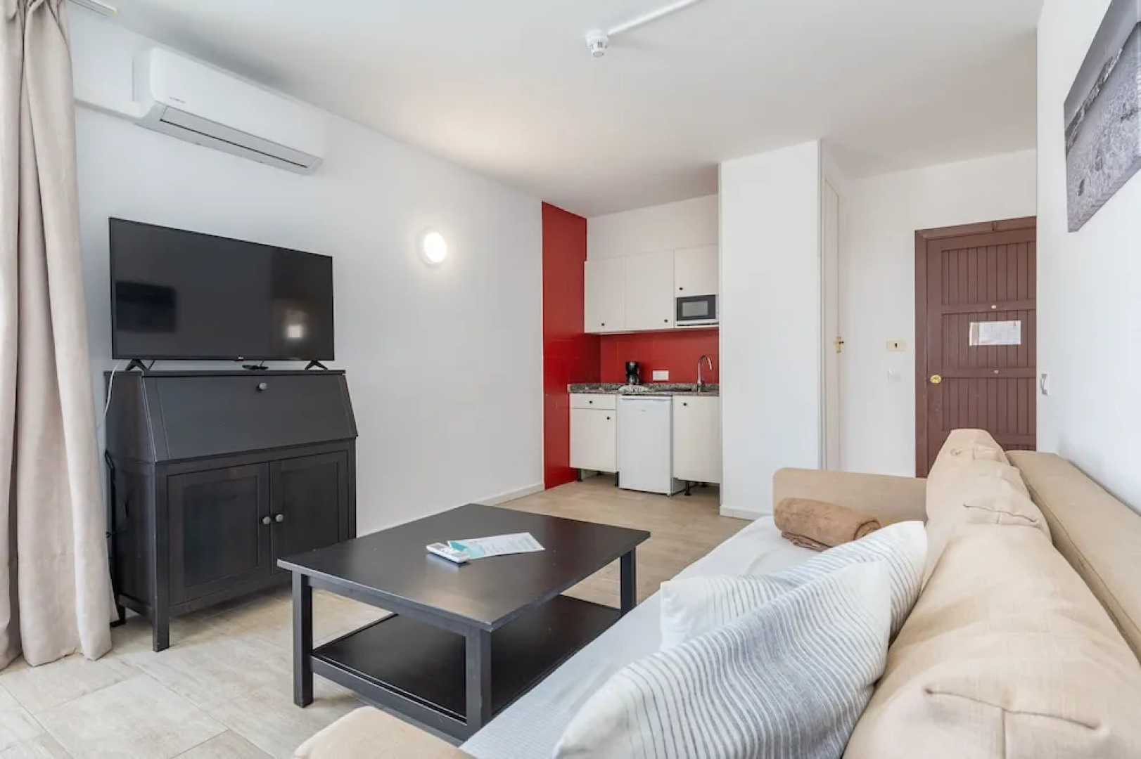 Orange Colom Seaside Apartments