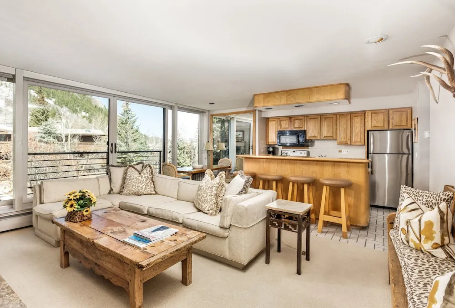 Durant Condominiums by Frias