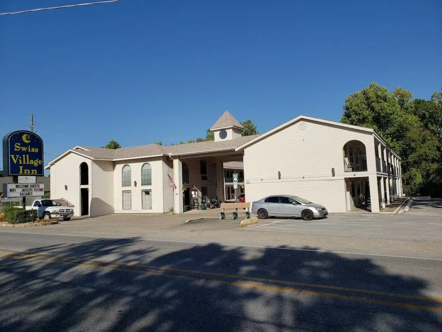 Swiss Village Inn