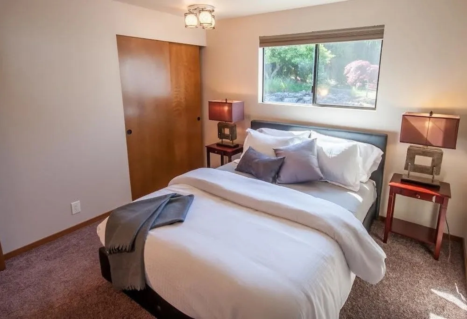 Terrace Place Guest House - Five Bedroom Home with Sea View