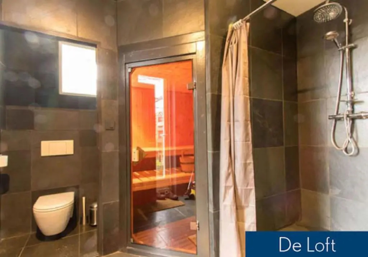 Loft, Private House with wifi and free parking for 1 car