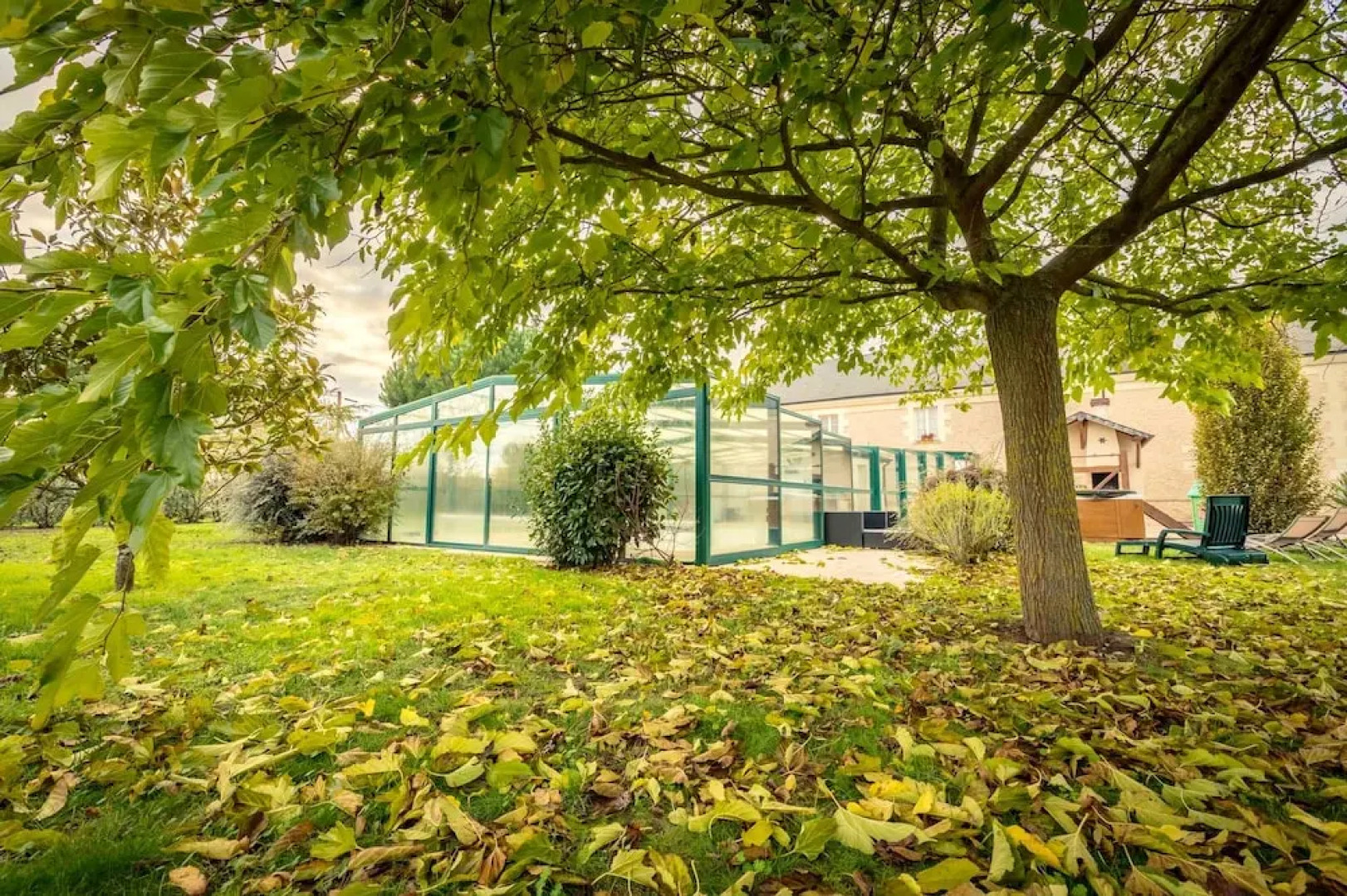 House With 4 Bedrooms in Mouterre-silly, With Pool Access, Enclosed Ga