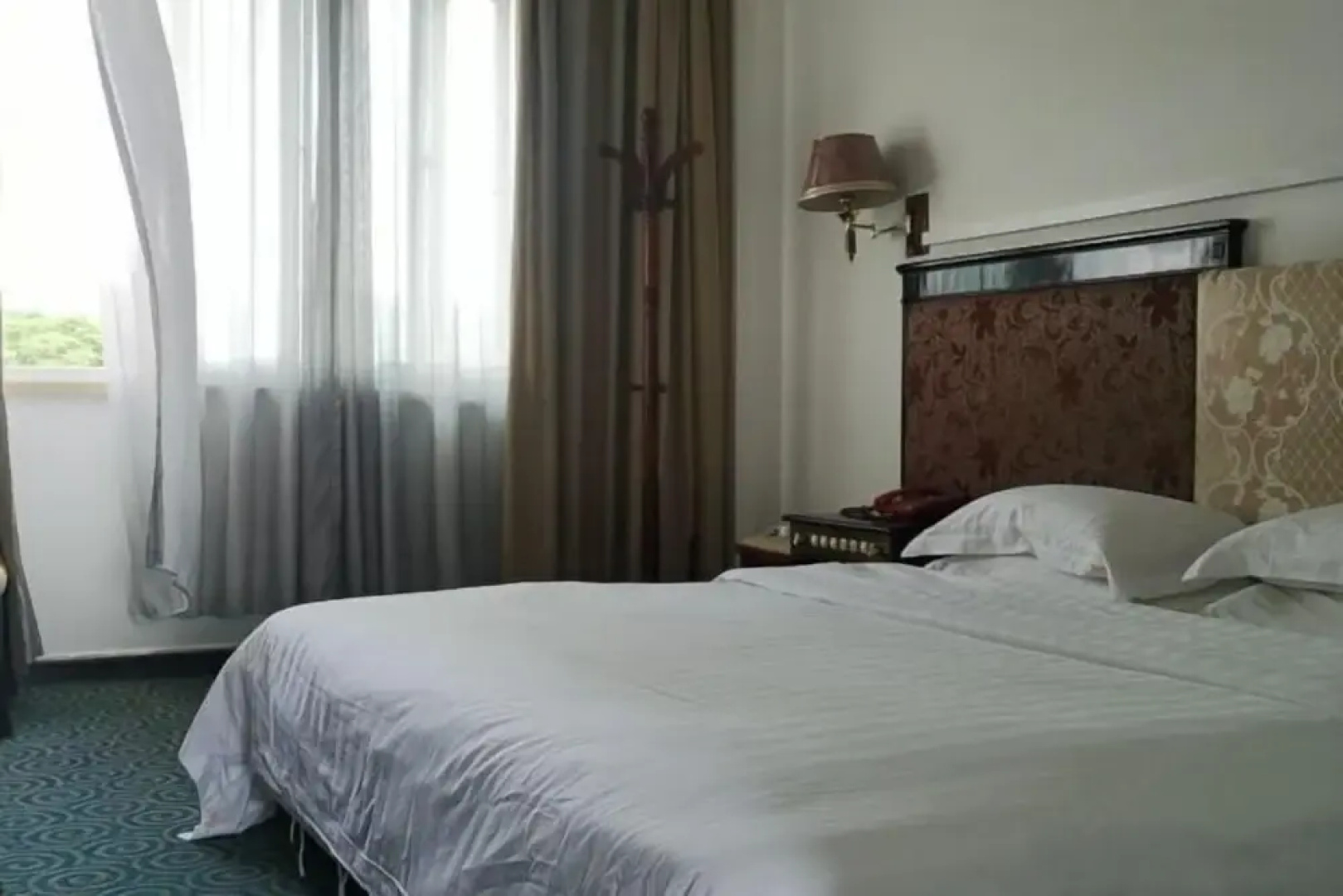 Sunshine Hotel