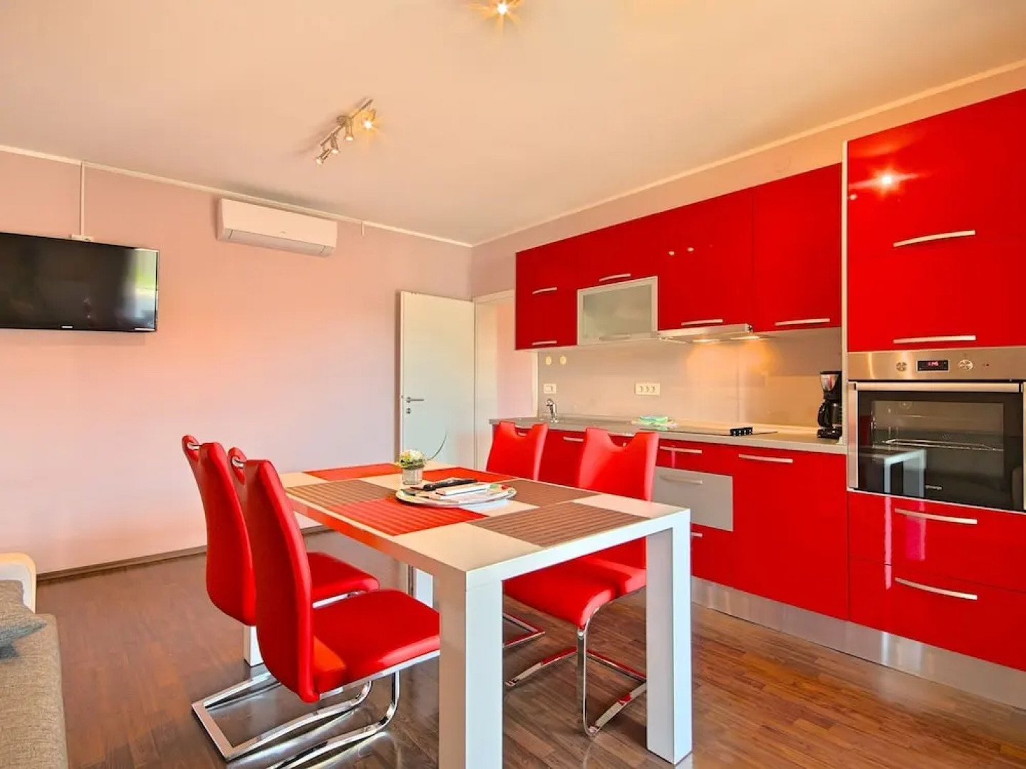 Lovely Apartment in Kaštel With Swimming Pool