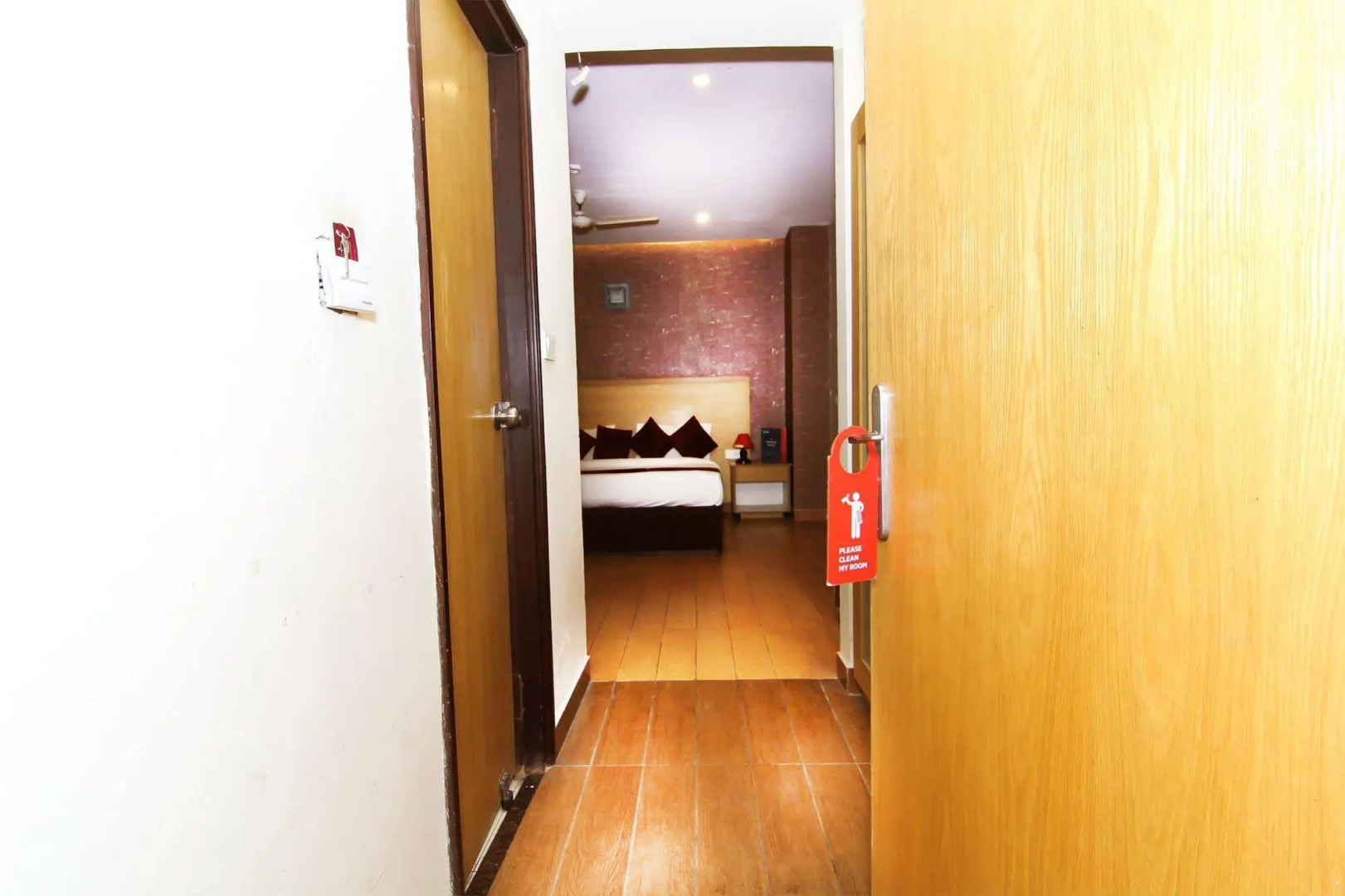 Townhouse OAK Hotel Edesia