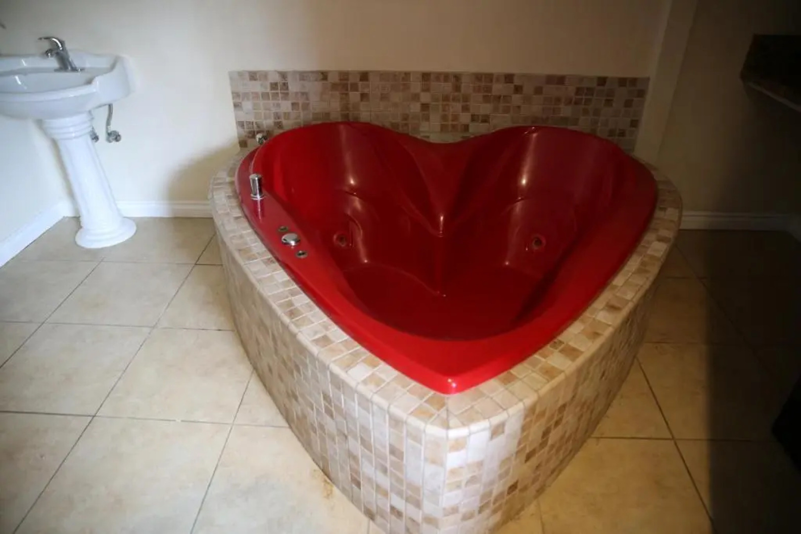 Chateau Inn and Suites