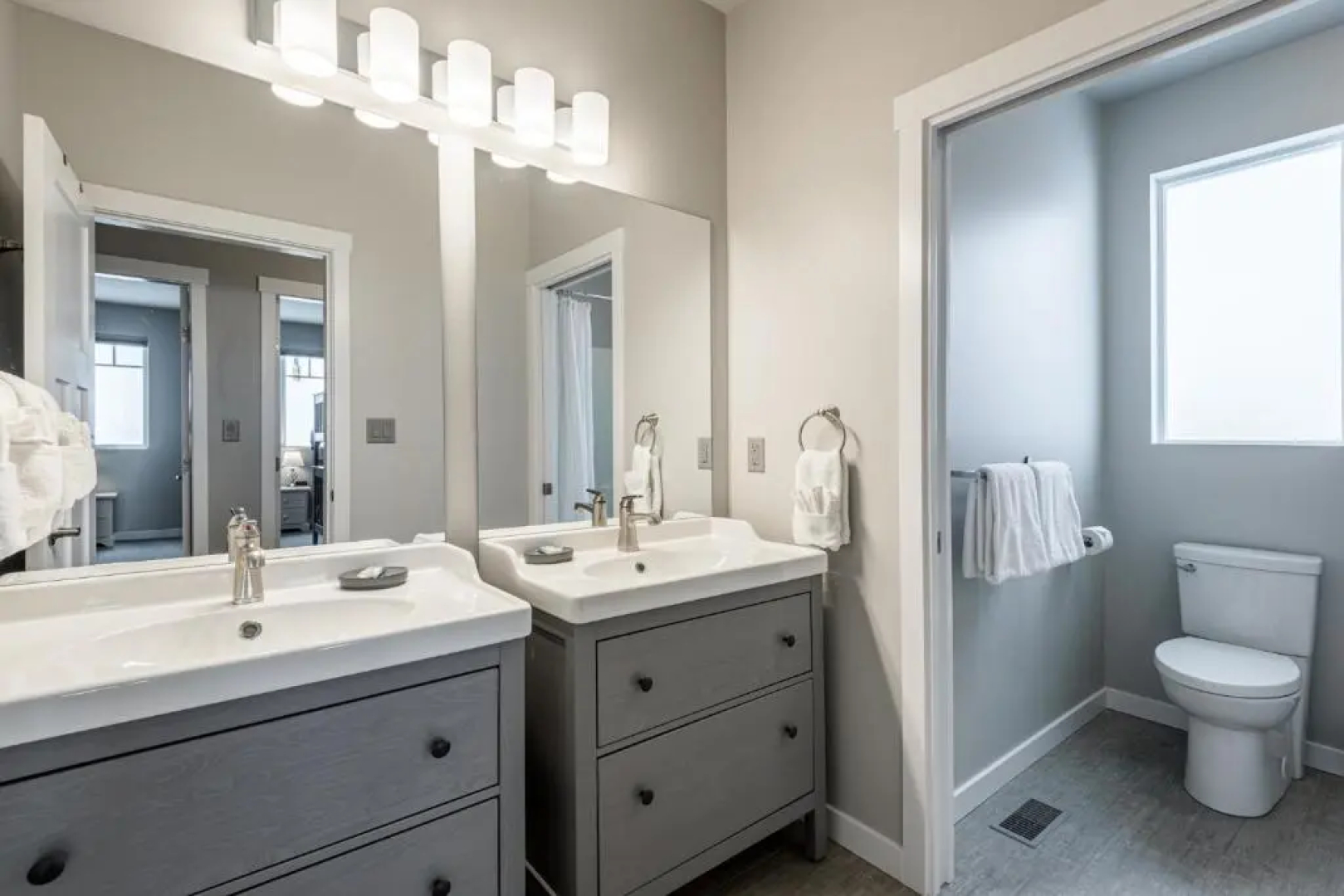 The Pinnacles Suites & Townhomes