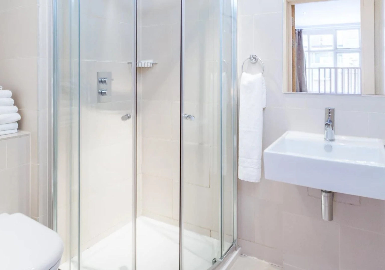 Avni Kensington Hotel