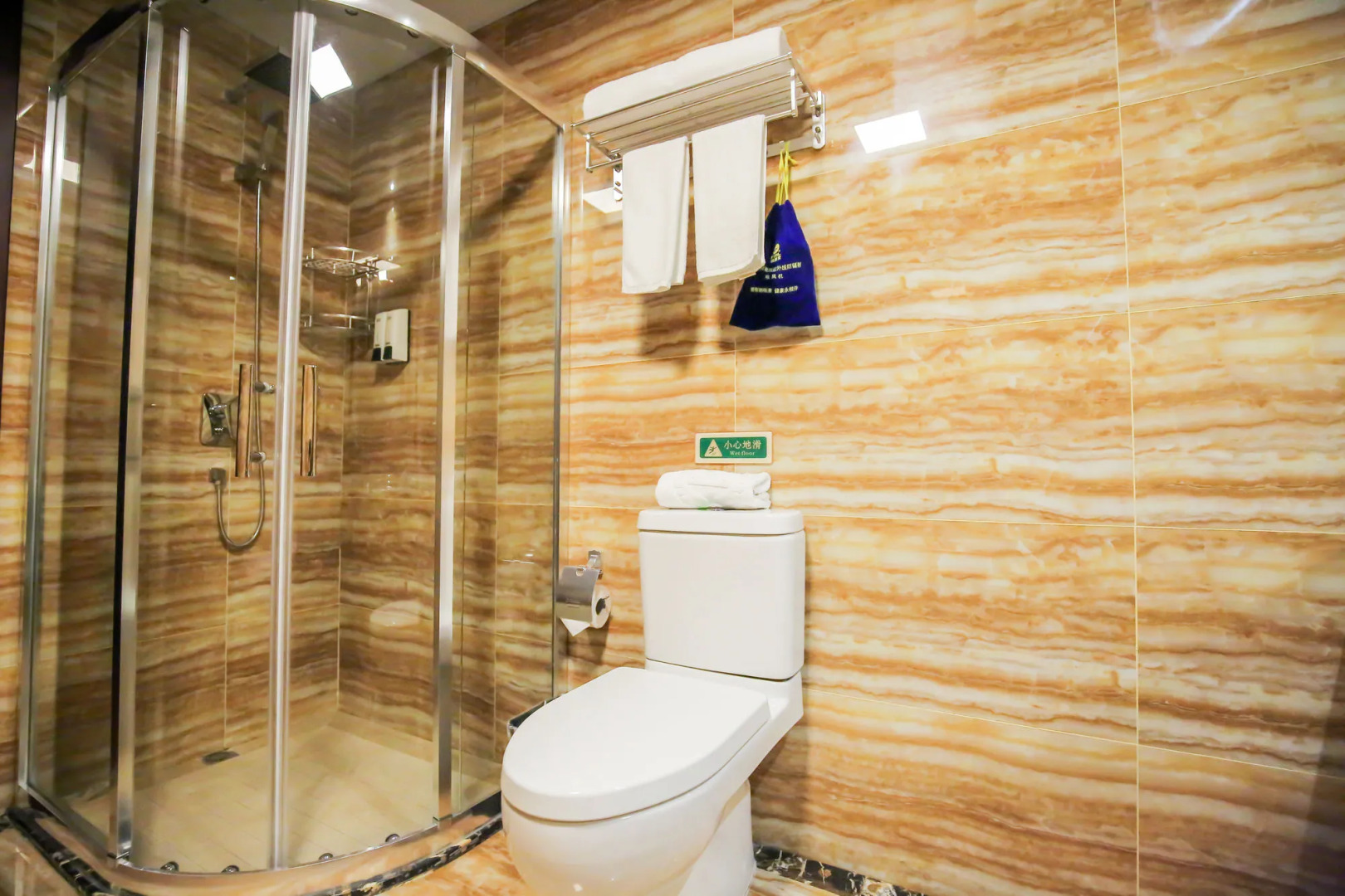 New Knight Royal Hotel Airport and International Resort