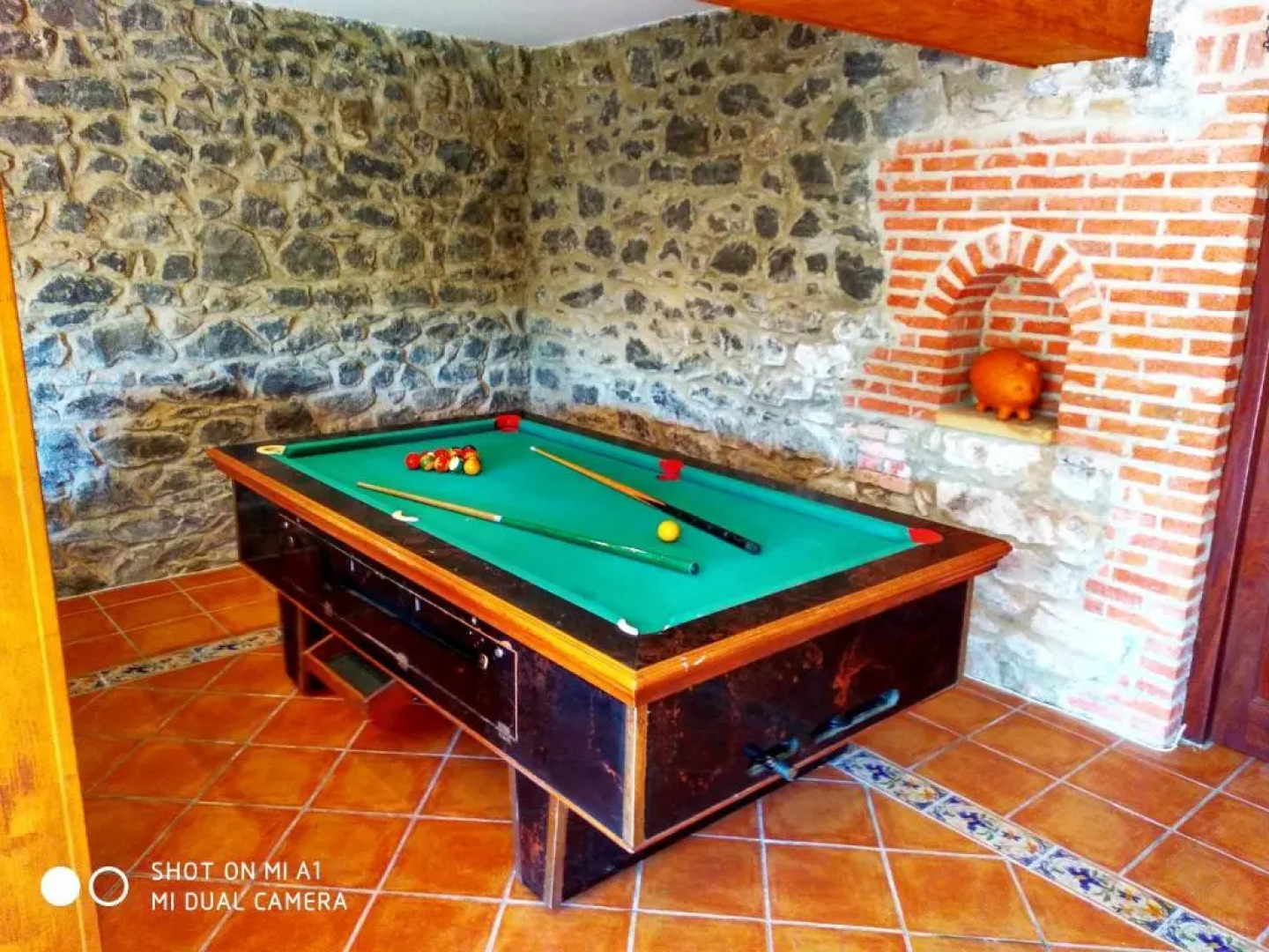 Casa Amplia Con Jardín Y Aparcamiento G-100147