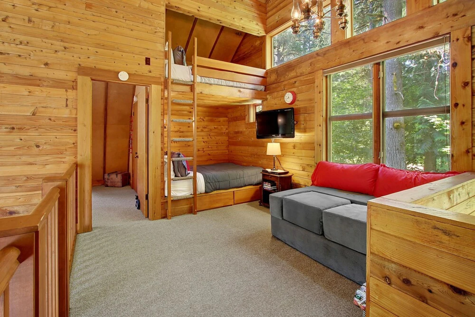 Barrel House at Timberlane Village - Two Bedroom Home with Hot Tub