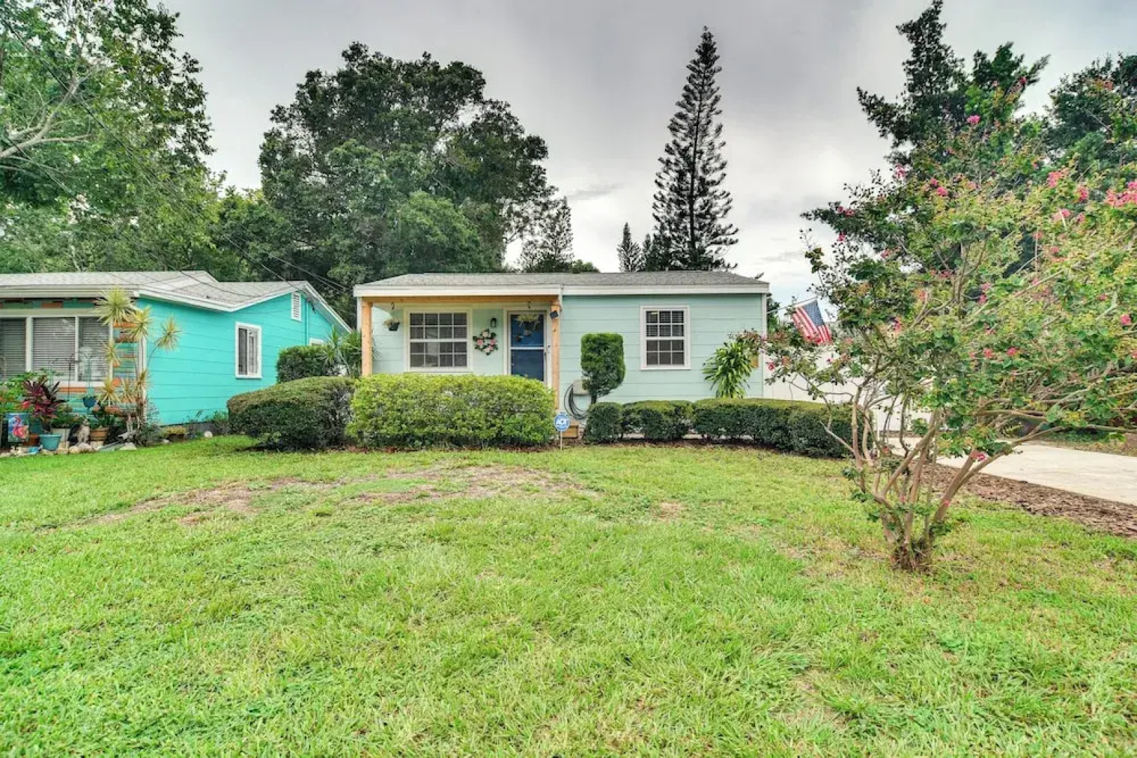 Pinellas Park Home: Swim, Golf, Grill & More!