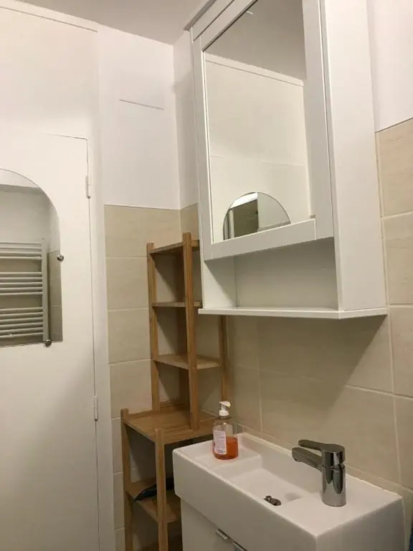 Studio plein centre avec garage, piscine et gardien